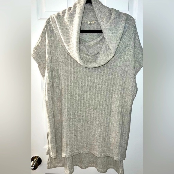 Umgee Cowl Neck Tunic Oatmeal/Gray blend in color Sz.XL - Picture 4 of 8